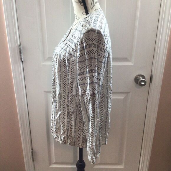 Women’s Loft Geometric Print Peasant Top Size‎ Large - Picture 2 of 8